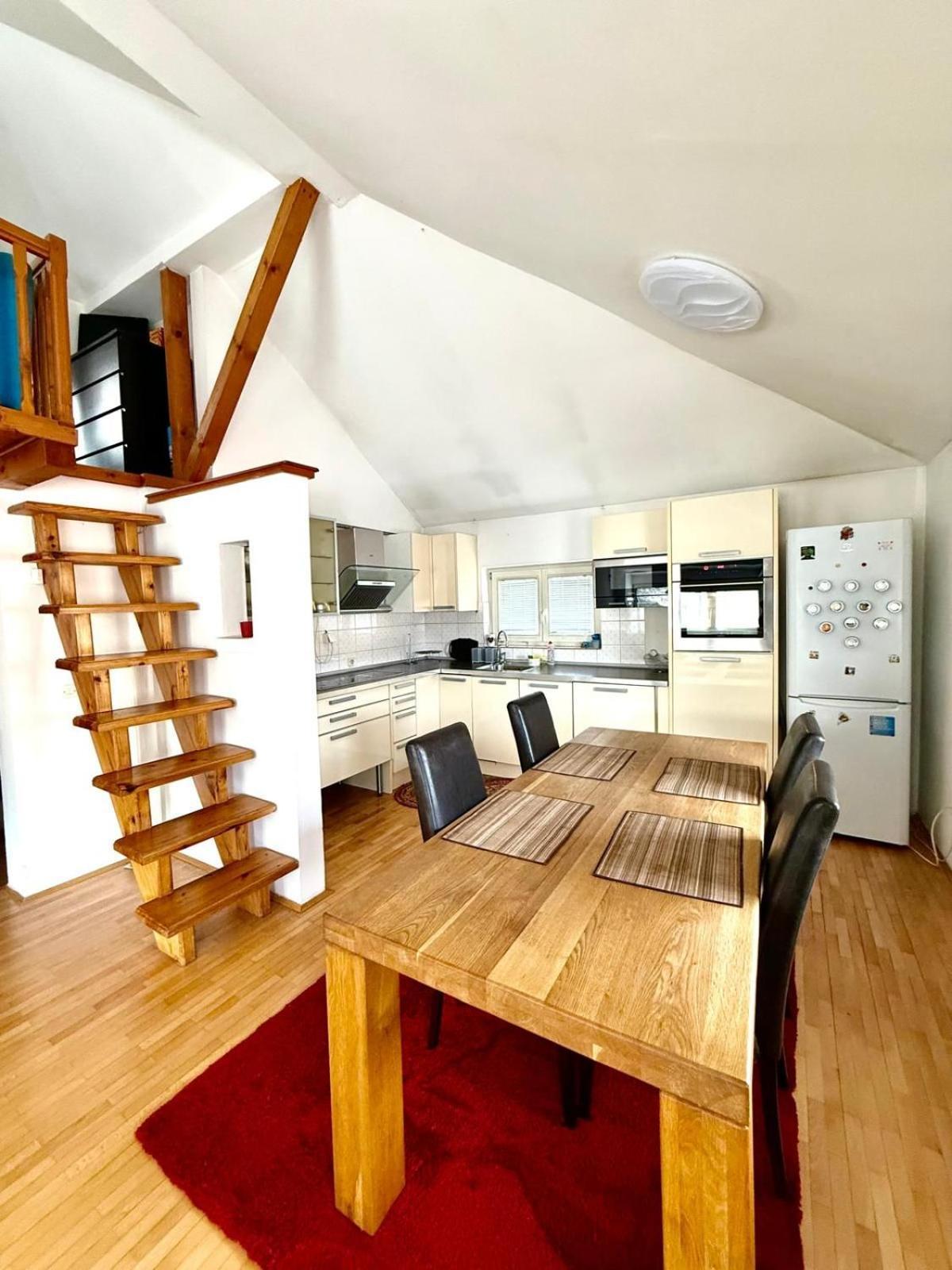 Gallery View Apartment